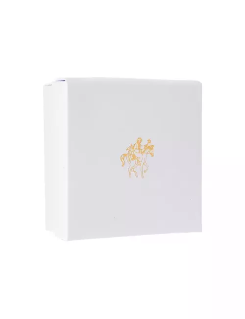 White gift box medium size...